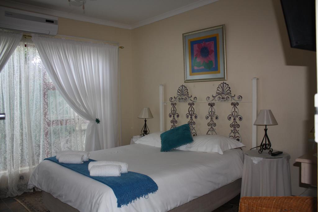 Sir Lambert'S Guesthouse แลมเบิร์ตส์เบย์ ภายนอก รูปภาพ