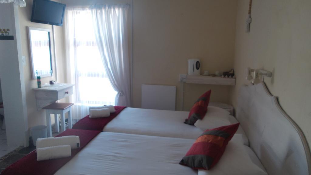 Sir Lambert'S Guesthouse แลมเบิร์ตส์เบย์ ห้อง รูปภาพ