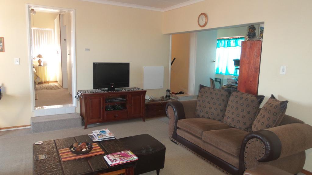 Sir Lambert'S Guesthouse แลมเบิร์ตส์เบย์ ภายนอก รูปภาพ